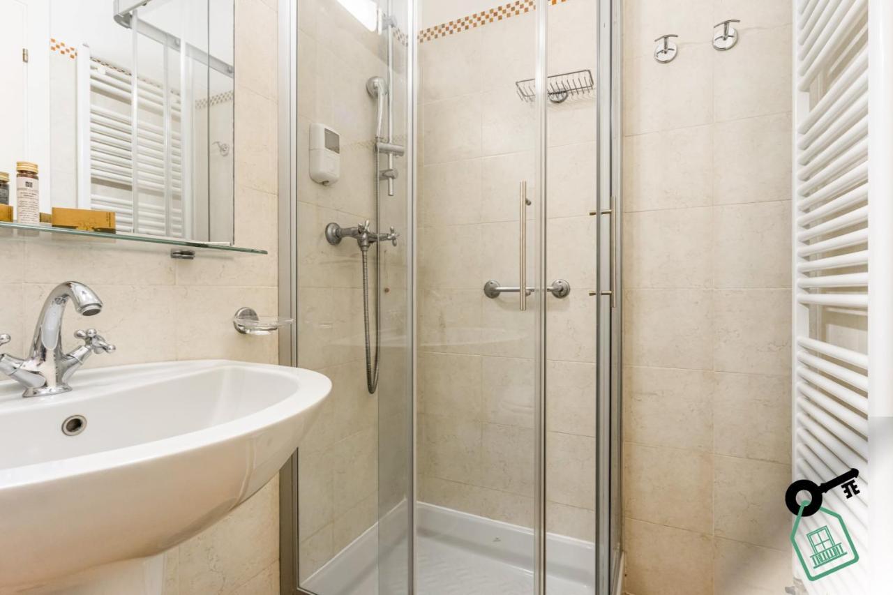 Hotel Rooms Lago Maggiore Verbania Exterior photo