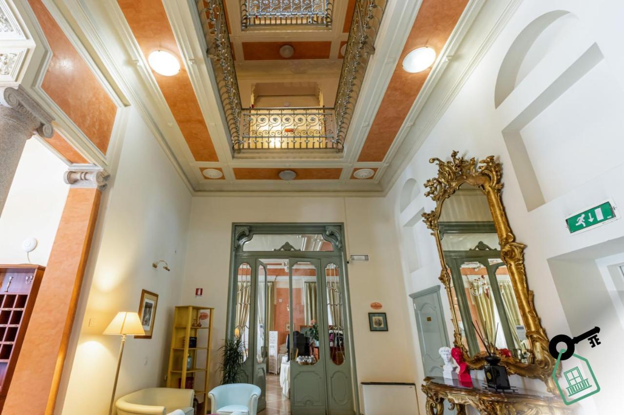 Hotel Rooms Lago Maggiore Verbania Exterior photo